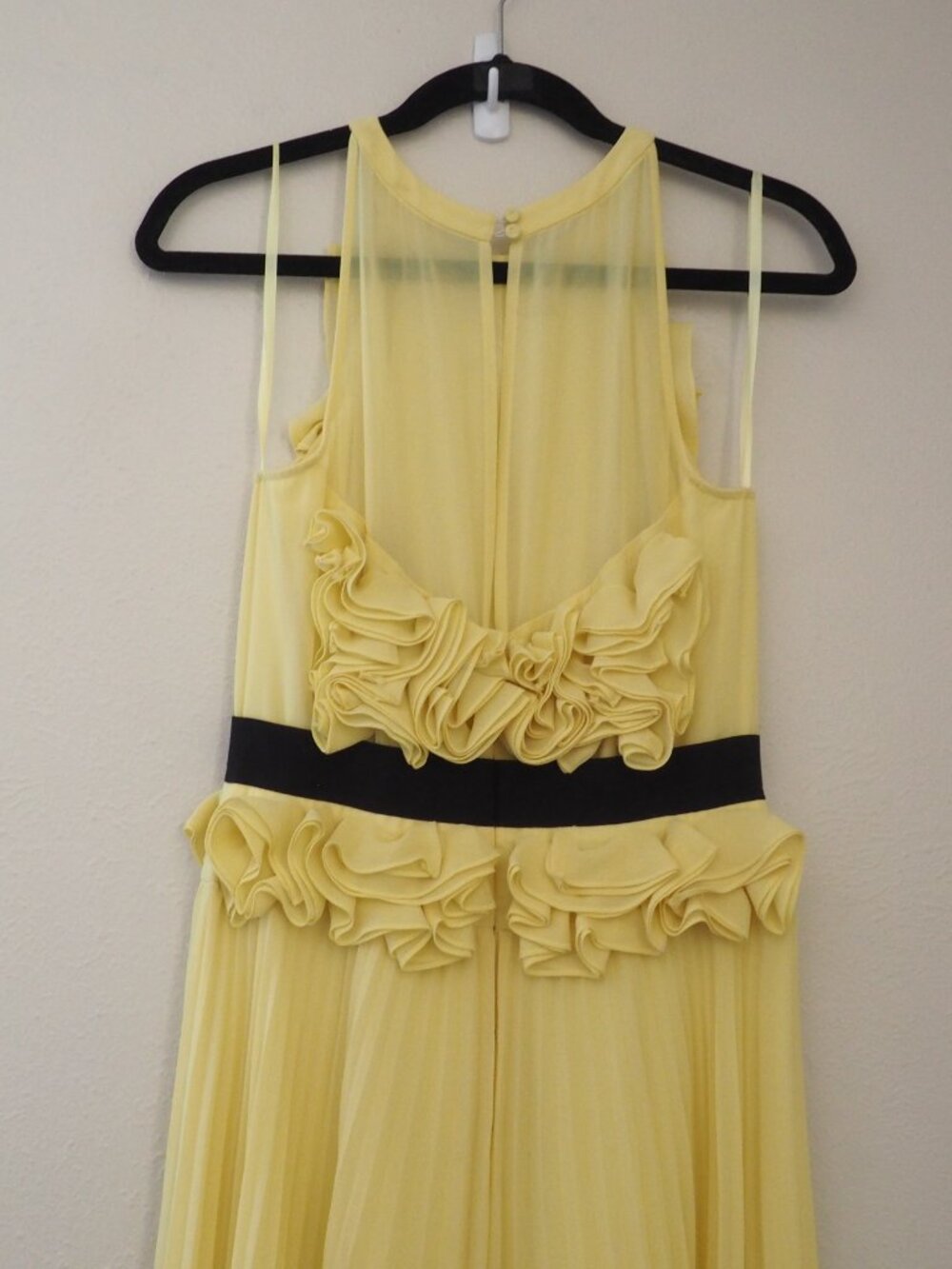 BCBGMaxAzria Yellow Ruffles Pleated Sleeveless Maxi Dress sz 4 - Picture 11 of 12